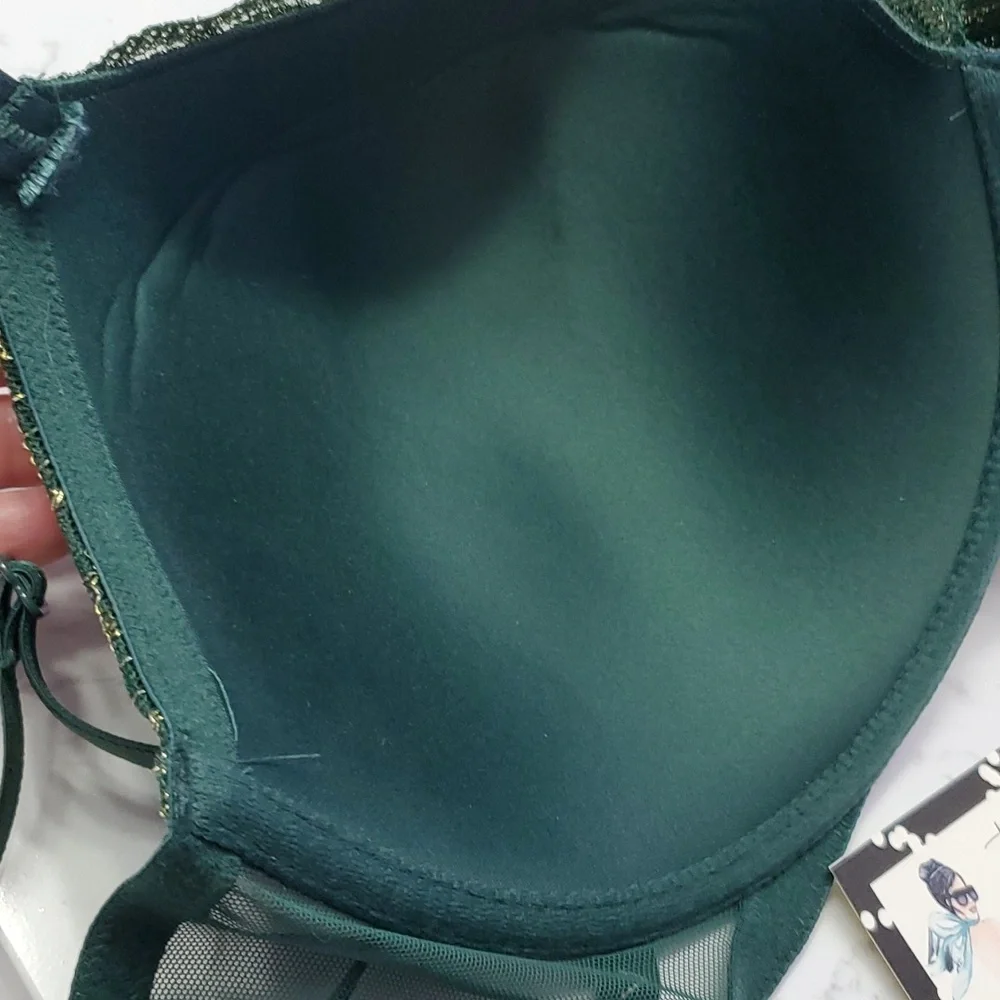 Victoria's Secret 36DDD Demi Bra, Emerald Green w/ Golden stitching 😍